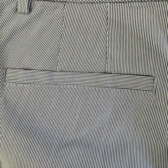 Loft Outlet curvy crops - Picture 3 of 6